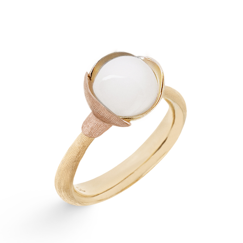 Ole Lynggaard Copenhagen - Lotus nr 1 - ring in gold with white ...